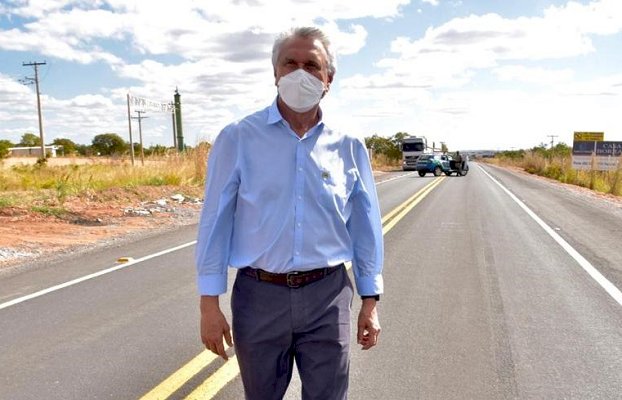 Caiado lança pavimentação da GO-447