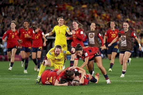 Espanha vence Inglaterra e é campeã do mundo pela 1ª vez