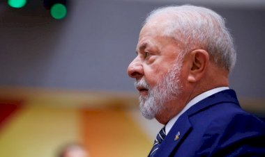 Lula se recupera bem após cirurgia no quadril e também operou pálpebra, diz hospital